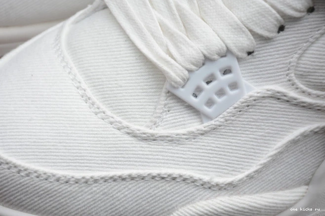 Cheap Jordan Air AO2571-100 4 x Levi's 'White' 0604